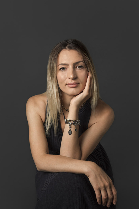 ritratti-donna-servizio-fotografico-donne-femminili-ancona-foto-woman-portrait-lavinia-mandolini ritratti-donna-servizio-fotografico-donne-femminili-ancona-foto-woman-portrait-lavinia-mandolini