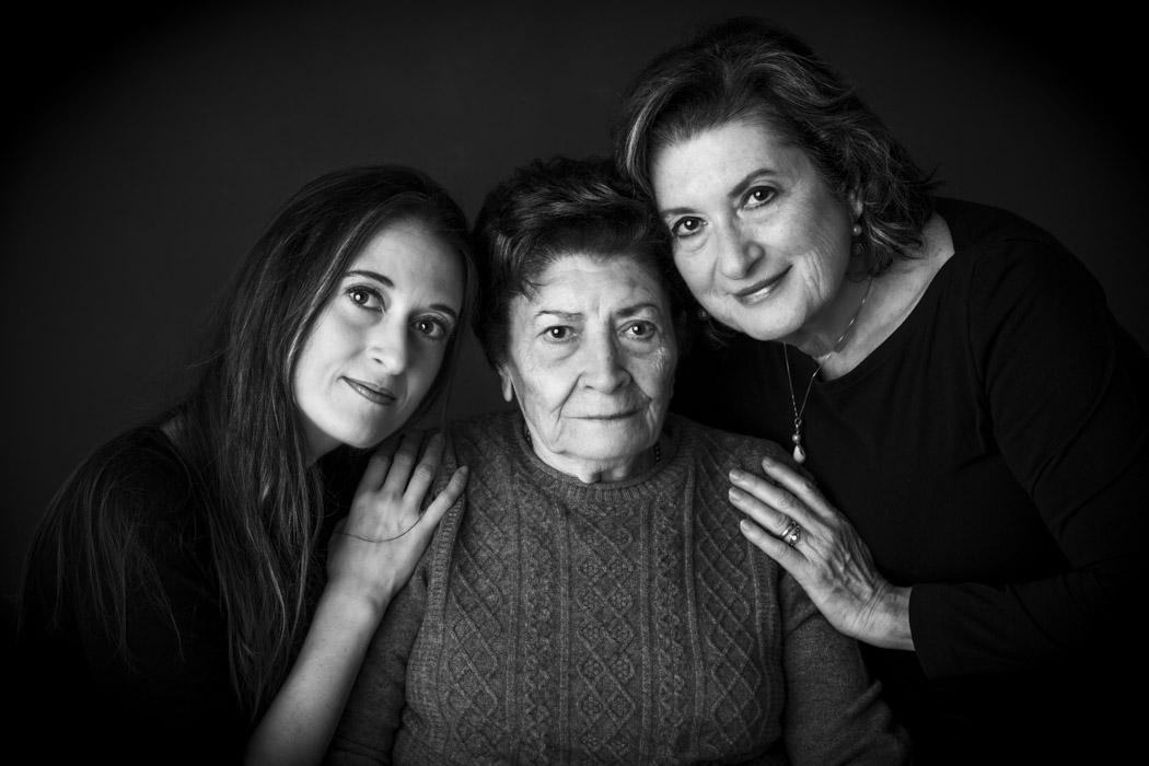 ritratti-donna-servizio-fotografico-donne-femminili-ancona-foto-woman-portrait-lavinia-mandolini ritratti-donna-servizio-fotografico-donne-femminili-ancona-foto-woman-portrait-lavinia-mandolini